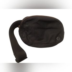 Lululemon Black Everywhere Belt Bag in 2L